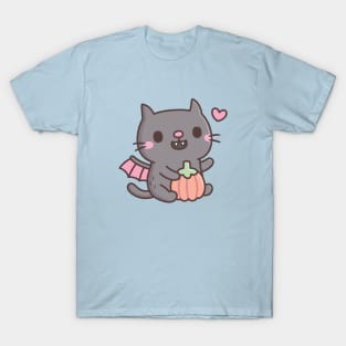 Cute Vampire Cat With Bat Wings With Pumpkin T-Shirt